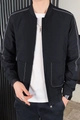 Giacca slim nera da uomo con strisce bianche sulle spalle e cuciture a contrasto - M / Nero