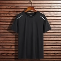 Schwarzes Kurzarm-Sport-T-Shirt mit reflektierenden Streifen in der Größe 2XL - L / Schwarz