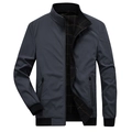 Dunkelgraue Herren Wendejacke mit Stehkragen und dezentem Futter im Karo-Muster - M / Dunkelgrau