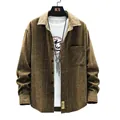 Chemise ample vintage marron à carreaux pour hommes avec tissu texturé et bolo tie - M / Kaki