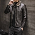 Giacca da uomo in similpelle marrone scuro con collo in pile e design slim fit - M / caffè