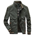 Herrenjacke in Dunkelarmeegrün mit gestreiftem Rippkragen und klassischem Stehkragen - S / Armeegrün