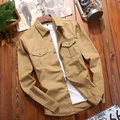Camicia cargo classica in cotone kaki a maniche lunghe con due tasche su legno - M / Cachi