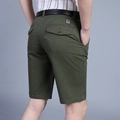 Men's casual cargo shorts in army green cotton with fashion patch and back pockets - EU 30 / Army Green