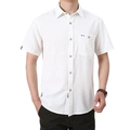 Camicia da uomo a maniche corte in cotone-lino bianco con taschino e etichetta decorativa - S / Bianco