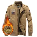 Khakifarbene Herren Fliegerjacke mit Sherpa-Fleece-Futter und US-Flaggen-Stickerei - M / Gefütterter Stil / Khaki