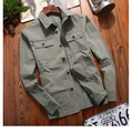 Chaqueta de camisa militar de algodón para hombre con múltiples bolsillos en verde oliva - M / Gris