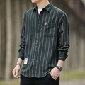 Camicia casual da uomo a righe verticali verde scuro e arancione in stile retrò - M / Verde Scuro