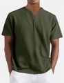 Dettaglio macro del tessuto a nido d'ape verde oliva della maglia Henley a maniche corte - S / Verde Militare