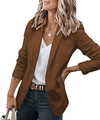 Detail eines braunen einreihigen Blazers mit Reverskragen und feiner Stoffstruktur - Braun