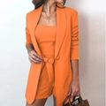 Dettaglio completo di completo arancione a tre pezzi con blazer, crop top e shorts - XS / Top E Pantaloni / Arancione