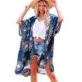 Donkerblauwe bohemien zomerponcho met witte en roze bloemenprint voor dames - Eén maat / Blauw