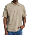 Detail van de kaki katoenen poloshirt met borstzak en klassieke drieknoops sluiting vooraan - S / Khaki