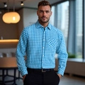 Camicia da uomo casual a scacchi blu con colletto classico e taschino frontale sul petto - S / Blu ciano