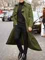 Détail du trench-coat vert olive avec épaulettes et design classique à double boutonnage élégant - S / Hauts / Vert
