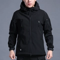 Giacca softshell tattica nera da uomo con cappuccio, tasche impermeabili e fodera in pile - S / Nero