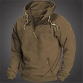 Detailansicht des khakifarbigen Hoodies mit Halbreißverschluss und Reißverschlusstaschen - S / Kaffeebraun