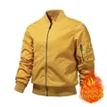 Giacca bomber MA1 classica giallo zenzero con fodera imbottita e tasca sulla manica - S / Imbottito / Giallo