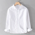 Camisa de hombre en lino de algodón blanco de manga larga en percha de madera - S / Blanco