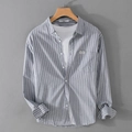 Camicia da uomo in cotone a righe grigie e bianche con tasca sul petto e maniche lunghe - M / Grigio