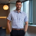 Chemise homme à manches courtes à carreaux bleus et blancs avec col boutonné et poche - S / Bleu