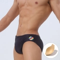 Schwarze Herren-Badehose mit buntem Love-is-love-Druck und herausnehmbarem Schwammpolster - M / Schwarz Mit Cup