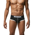 Detail der Herren-Slips mit 3D-Beutel und breitem elastischem Bund mit Markenlogo - S / Slips / Schwarz