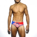 Badehose für Herren mit rot-weißen Streifen und blauem Patch im USA Flaggen-Stil - M / Rot