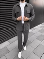 Donkergrijze corduroy herenset met overhemd en broek met trekkoord buiten gefotografeerd - S / Boven En Onder / Grijs