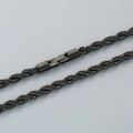 Collar de cadena de cuerda de acero inoxidable negro con cierre giratorio único. - Negro (KN299101-KFC)