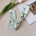 Elegante collana a foulard in seta stile pittura a olio floreale verde chiaro - Verde Floreale