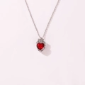 Elegante zilveren ketting met een briljante rode hartvormige edelsteen edelsteenhanger. - Rood Strass Hart Kroon (XXL1752) / Zilver