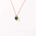 Elegante 18K goud vergulde roestvrijstalen ketting met hartvormige groene kristallen hanger - Groen Strass Hart Kroon (XXL1752) / Goud