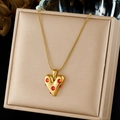 Elegante collana a cuore in acciaio inossidabile dorato con cristalli rossi in confezione - Stile Cuore Rosso Rubino (N4205)