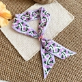 Elegante Franse zijden sjaalketting met tulpenprint en een zoete roze strik. - Tulpenprint Stijl / Paars