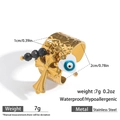 Anello aperto in acciaio dorato con ciondolo a cuore e dettagli a croce - Stile Croce Malocchio (DKR251003-11GL)