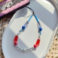 Handgemaakte kleurrijke kralen telefoonkoord met schattige beerhangers in blauw en rood - Rood Blauw Gummibeer