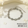 Detailed macro view of rhodium plated pig nose link bracelet with lobster clasp closure - Silver Style (BR1881-A-2)