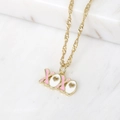 Goldene XOXO-Halskette mit rosa und weißem Emaille-Herzanhänger an Wellenkette - XOXO Weiß Emaille Halskette (NE2646-D)