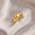 Elegante gouden holle ketting hartring van titaniumstaal met een minimalistisch design - US 6 / Gouden Ketting Hart Stijl