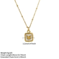 Gouden titanium stalen ketting met vierkante witte schelphanger en vlinderreliëf patroon - Vierkant Parelmoer Vlinder (5g)