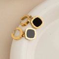 Boucles d'oreilles vintage dorées avec breloques carrées noires et chiffres romains - Style Plaque Noire Chiffres Romains Vintage