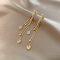 Boucles d'oreilles pampilles dorées avec roses en cristal sur fond de soie - Gland Rose en Cristal Or (E3333)