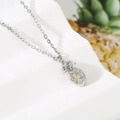Collana con ciondolo a forma di ananas in argento e zirconi gialli su base in pietra - Argento
