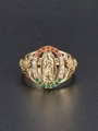 Détail d'une bague Vierge Marie dorée avec zircons colorés et roses sculptées - US 6 / Or