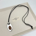 Collana minimalista d'argento con pietra ovale marrone e cordino nero multifilo - Ovale Caffè