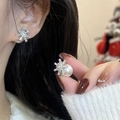 Pendientes de copo de nieve de plata 925 con circonitas y perla trasera desmontable - Pendiente de Perla con Copo de Neieve de Circonita