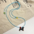 Creatieve teckel hond hanger ketting met blauw koord en gekleurde kralen - Blauwe Touwketting Met Teckelmotief