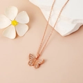 Elegante Schmetterlingskette in Roségold mit funkelnden Zirkonia-Steinen für Damen - Roségold