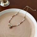 Handgemaakte kleurrijke natuursteen kralenketting met bloemhanger en vlinderbedeltje - Natuursteen Gekleurde Kralen Bloem Stijl